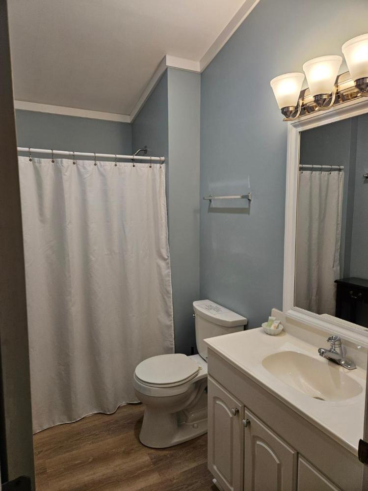 Queen Room interior
